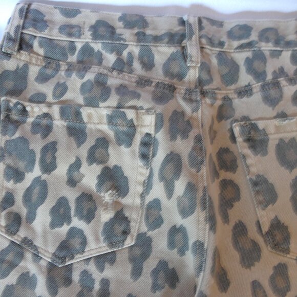 BLANK NYC 27 Denim Leopard Print Distressed Jean Shorts - Picture 12 of 12